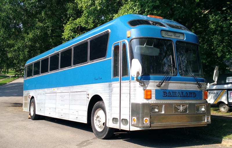 eagle-bus-front-view